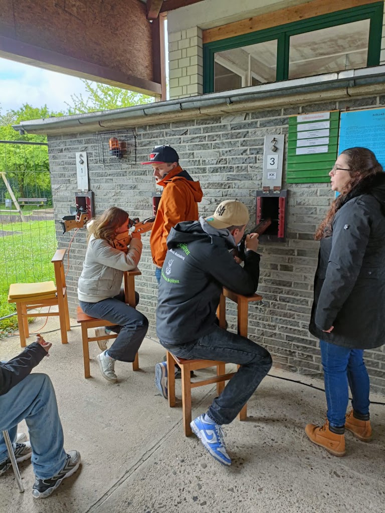 Schützenfest Sonntag / Schießwettbewerbe & Festumzug